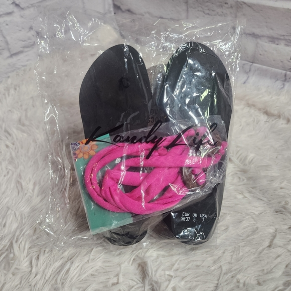 Kandy Life Interchangeable Wedge / sizes 5, 6, 7/ NWT/ HOT PINK SHORT STRAP - Picture 6 of 14
